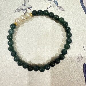 Elegant Water Blue Guatemalan Jade Beaded Bracelet with Pearl Accent